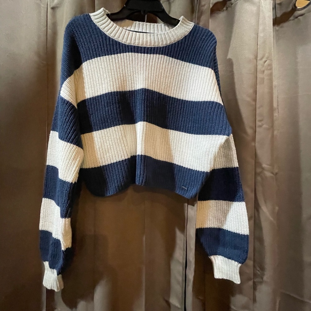 Hollister Women’s Sweater, Size Medium